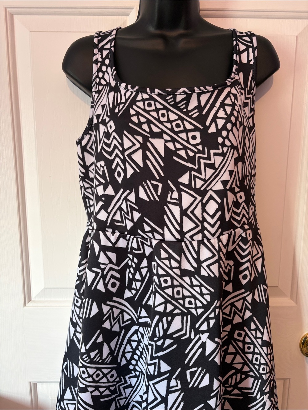 Torrid Black & White Geometric Tank Dress size 0 ( like a 12/14)